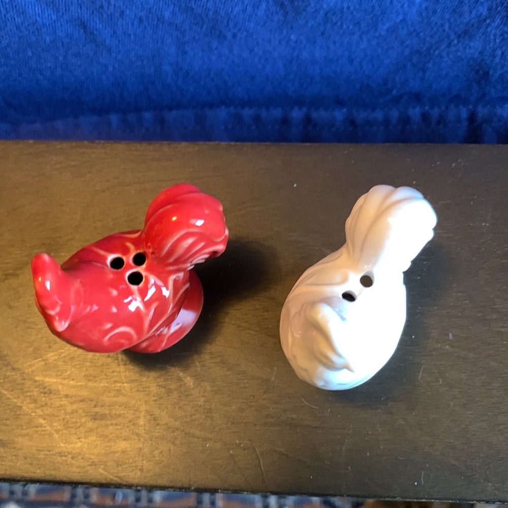 Vintage Rooster Salt & Pepper Shakers - Picture 2 of 4